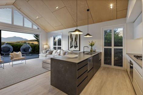 Photo of property in 8 Soudley Court, Jacks Point, Queenstown, 9371
