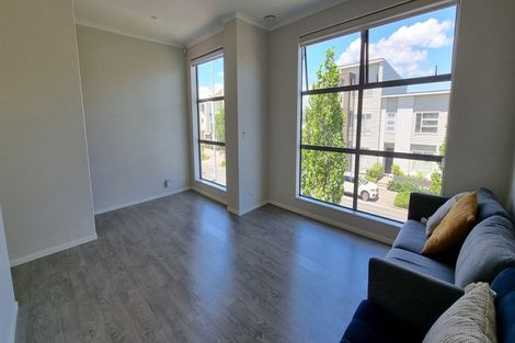 Photo of property in 17 Barbados Drive, Unsworth Heights, Auckland, 0632