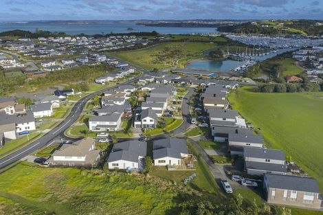 Photo of property in 33 Kaipuke Crescent, Gulf Harbour, Whangaparaoa, 0930