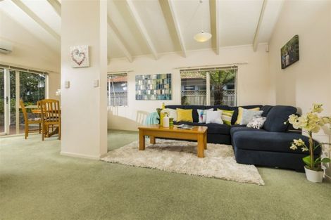 Photo of property in 18 Graven Court, Henderson, Auckland, 0612