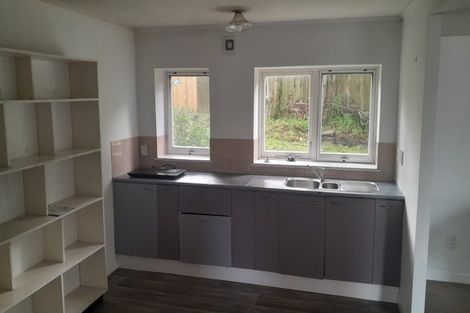 Photo of property in 35 Holland Road, Hillcrest, Auckland, 0627
