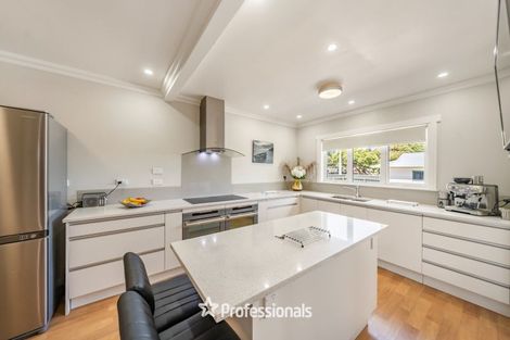 Photo of property in 32 Birdwood Road, Waterloo, Lower Hutt, 5011