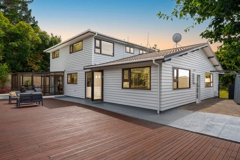 Photo of property in 28 Greyfriars Crescent, Tawa, Wellington, 5028