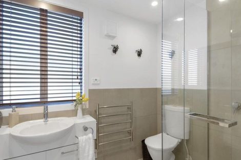 Photo of property in 34 Aikmans Road, Merivale, Christchurch, 8014