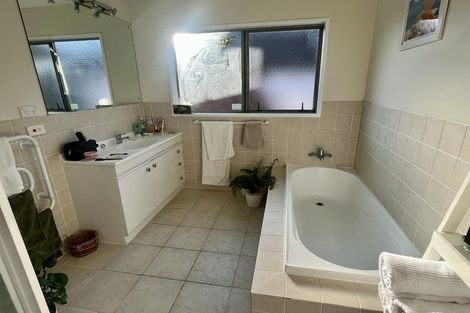 Photo of property in 179 Lakeside Drive, Orewa, 0931