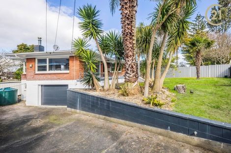 Photo of property in 3 Halberg Street, Papakura, 2110