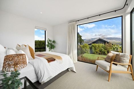Photo of property in 1 Wanderer Lane, Jacks Point, Queenstown, 9371
