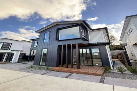 Photo of property in 5/8 Park Rise, Campbells Bay, Auckland, 0630