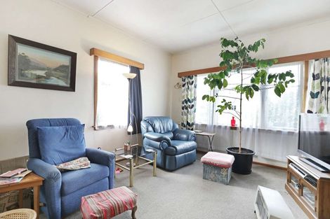 Photo of property in 5 Gloag Street, Waverley, 4510
