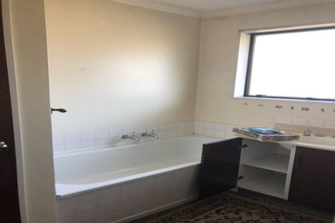 Photo of property in 2/54a Aorangi Road, Bryndwr, Christchurch, 8053