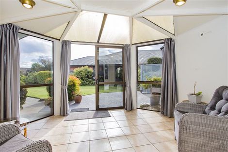 Photo of property in 6 Grove Place, Rangiora, 7400