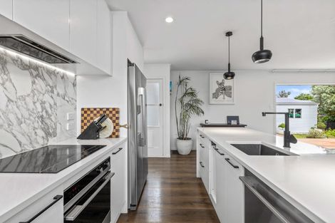 Photo of property in 11 Brennan Avenue, Te Atatu Peninsula, Auckland, 0610