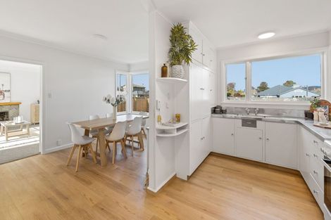 Photo of property in 265 Wainoni Road, Avondale, Christchurch, 8061