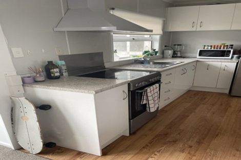 Photo of property in 118 Lyall Parade, Lyall Bay, Wellington, 6022