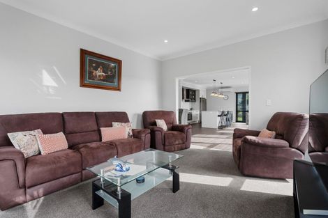 Photo of property in 3 Oceania Sands Way, Papamoa Beach, Papamoa, 3118