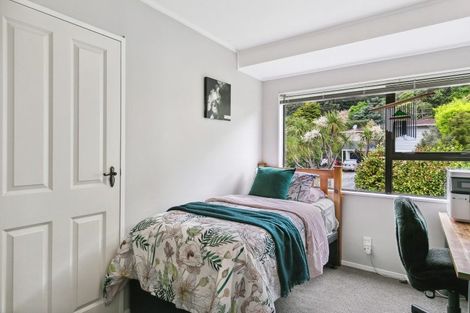 Photo of property in 30 Woodman Drive, Tawa, Wellington, 5028