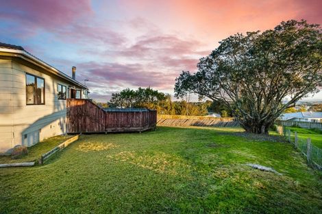 Photo of property in 40 West Harbour Drive, West Harbour, Auckland, 0618