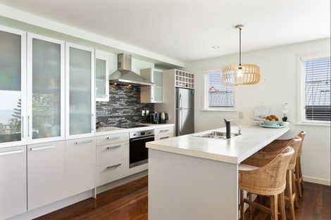 Photo of property in 11 Melandra Road, Stanmore Bay, Whangaparaoa, 0932