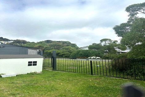 Photo of property in 21 Endeavour Street, Lyall Bay, Wellington, 6022