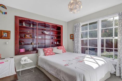 Photo of property in 32 Hillcrest Place, Avonhead, Christchurch, 8042