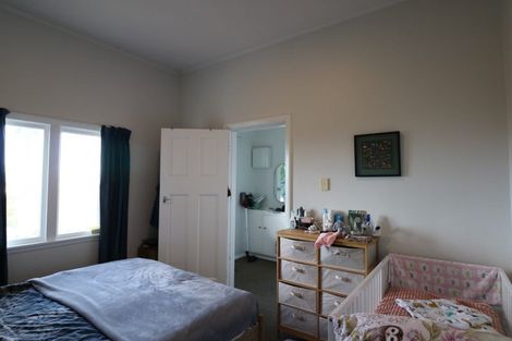 Photo of property in 29 Garden Road, Northland, Wellington, 6012