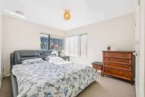 Photo of property in 9 Eloise Place, Clendon Park, Auckland, 2103