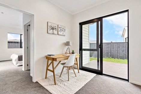 Photo of property in 11 Arahi Road, Clevedon, 2582