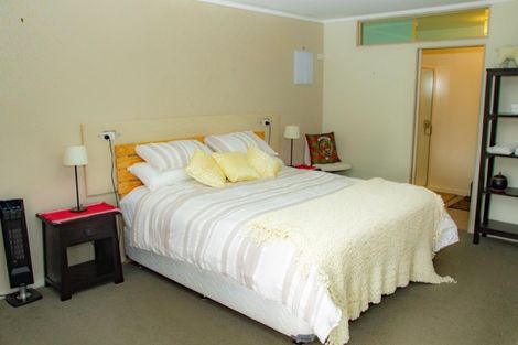 Photo of property in 33 Kyle Road, Waipukurau, 4281