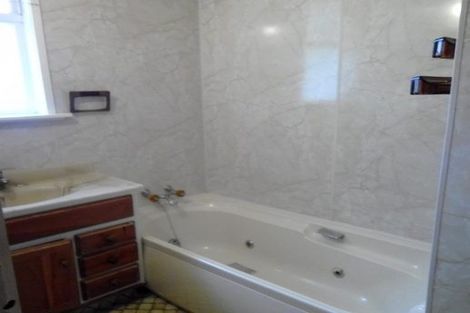 Photo of property in 17 Clifford Road, Johnsonville, Wellington, 6037