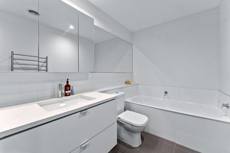 Photo of property in 206 Hobsonville Point Road, Hobsonville, Auckland, 0616