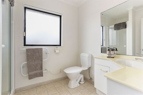 Photo of property in 3 San Pablo Way, Henderson, Auckland, 0612