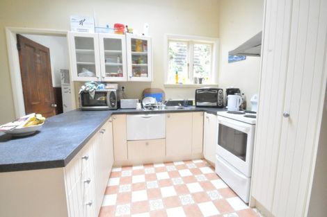 Photo of property in 140 Glenmore Street, Northland, Wellington, 6012