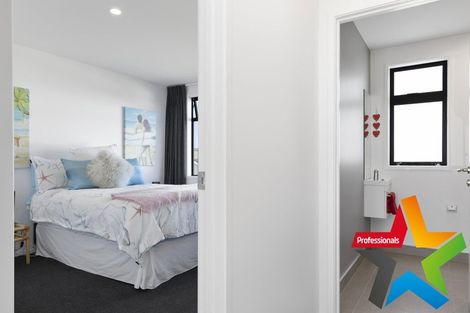 Photo of property in 10 Tuhua Close, Wharewaka, Taupo, 3330