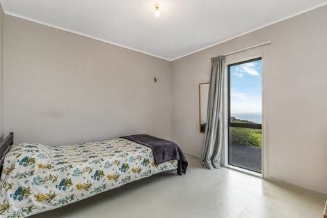 Photo of property in 11 Te Ahuahu Road, Piha, New Lynn, 0772