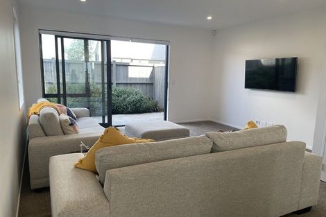 Photo of property in 8 Rauriki Lane, Rosehill, Papakura, 2113