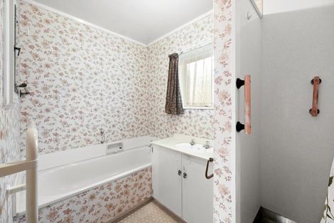 Photo of property in 1 Hilton Road, St Andrews, Hamilton, 3200