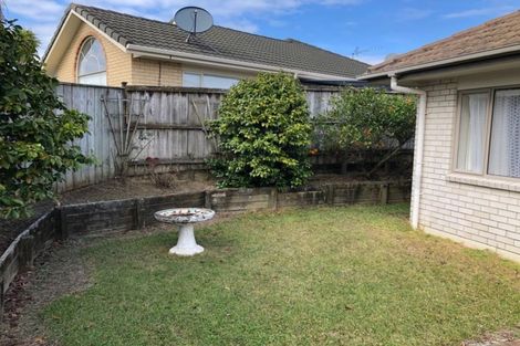 Photo of property in 39 Delmont Close, East Tamaki Heights, Auckland, 2016