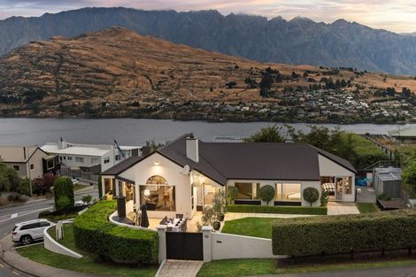 Photo of property in 66 Hensman Road, Queenstown, 9300