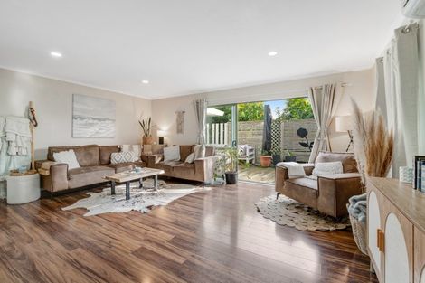 Photo of property in 25a Jelas Road, Red Beach, 0932