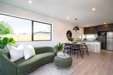 Photo of property in 11 Whati Lane, Henderson, Auckland, 0612