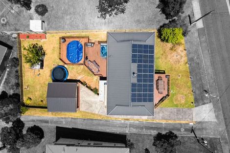 Photo of property in 112 Lincoln Park Avenue, Massey, Auckland, 0614