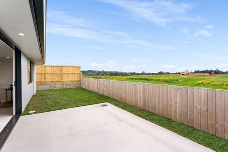Photo of property in 21 Cowell Crescent, Pyes Pa, Tauranga, 3112