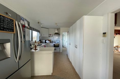 Photo of property in 2/8 Rickards Place, New Lynn, Auckland, 0600