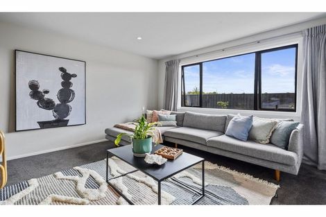 Photo of property in 7 Oakville Close, Rangiora, 7400