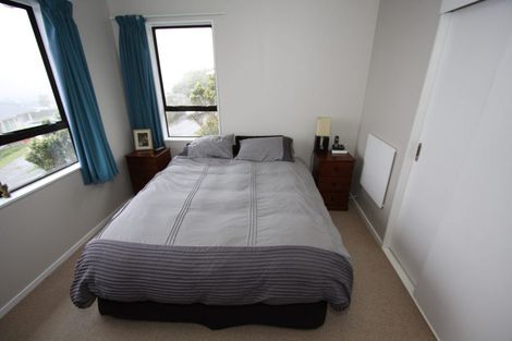 Photo of property in 15 Rice Crescent, Newlands, Wellington, 6037