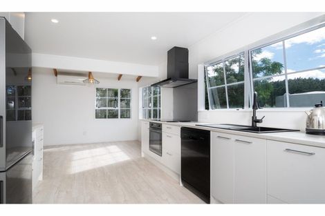 Photo of property in 147 Mangakura Road, Helensville, 0875