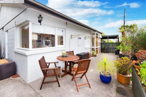 Photo of property in 1/215 Eskdale Road, Birkenhead, Auckland, 0626