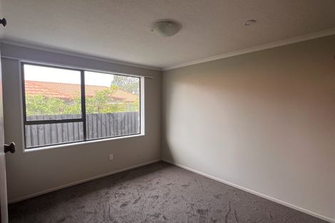 Photo of property in 1/135 Sawyers Arms Road, Northcote, Christchurch, 8052