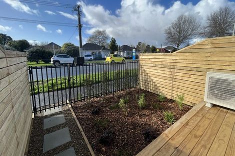 Photo of property in 588c Te Atatu Road, Te Atatu Peninsula, Auckland, 0610