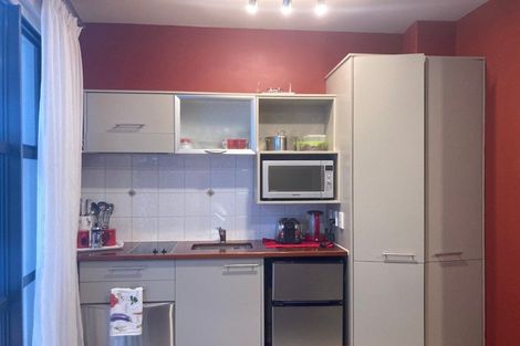 Photo of property in Atrium Apartments, 2l/154 The Terrace, Wellington Central, Wellington, 6011
